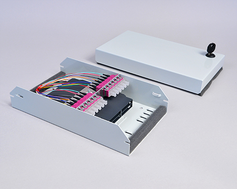 AP-Box, Flach, 12 x LCPC, 50/125µm OM4 (6xLCPC duplex)