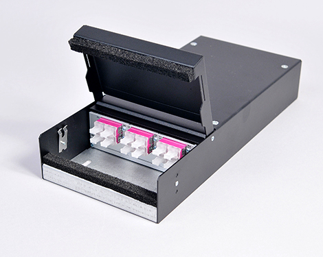 Consolidation Box, Stahl, 24 x LCPC, 50/125µm OM4 (6xLCPC quad)
