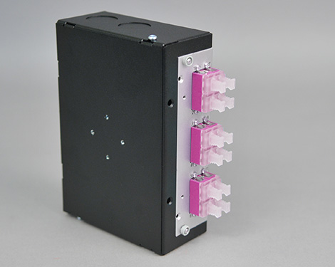 Hutschienen Box, Stahl, 24 x LCPC, 50/125µm OM4 (6xLCPC quad)