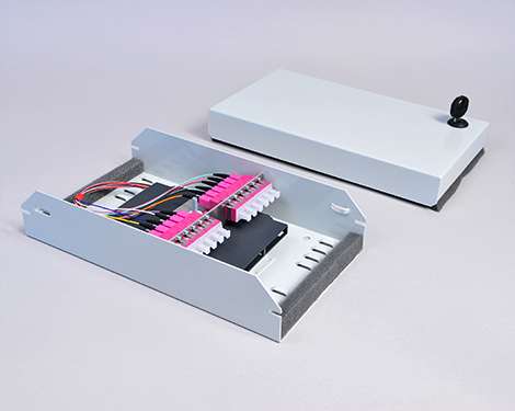 AP-Box, Flach, 8 x SCPC, 50/125µm OM4