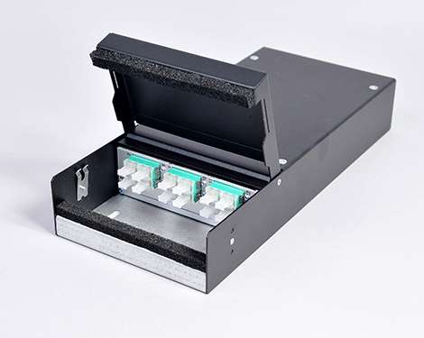Consolidation Box, Stahl, 24 x LCPC, 50/125µm OM3 (6xLCPC quad)