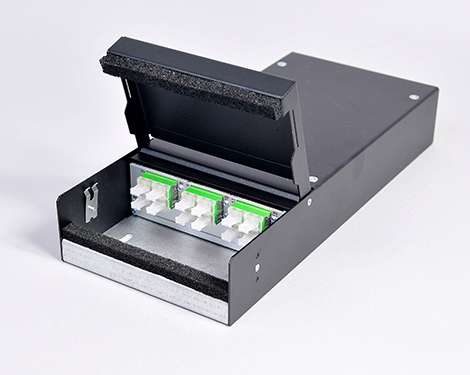 Consolidation Box, Stahl, 24 x LCAPC, 9/125µm (6xLCAPC quad)