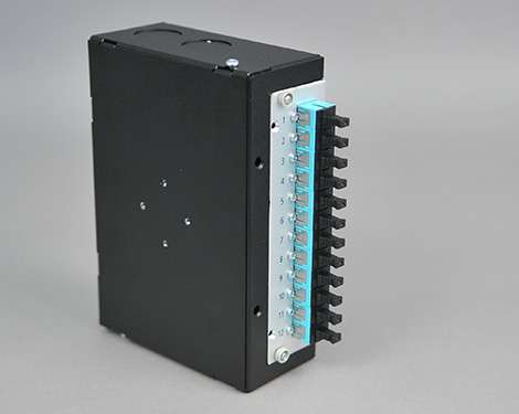 Hutschienen Box, Stahl, 4 x SCPC, 50/125µm OM3