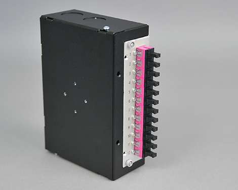 Hutschienen Box, Stahl, 12 x SCPC, 50/125µm OM4