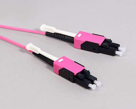 Uniboot Patchkabel, LCPC-LCPC, 50/125µm OM4, 0.5m, Intelli-Cross