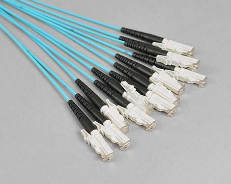 Steckermontage Breakout, 2.0mm, 6 x E2000PC, 50/125µm OM3, H&S
