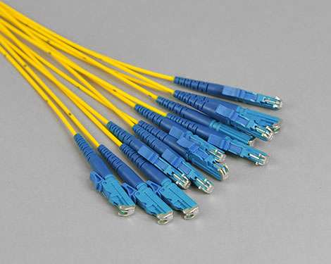 Steckermontage Breakout, 1.4mm, 16 x E2000PC, 9/125µm, H&S