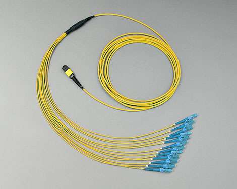 Fanout, MTP®/MPO APC female-12xLCPC, 9/125µm, 7.5m