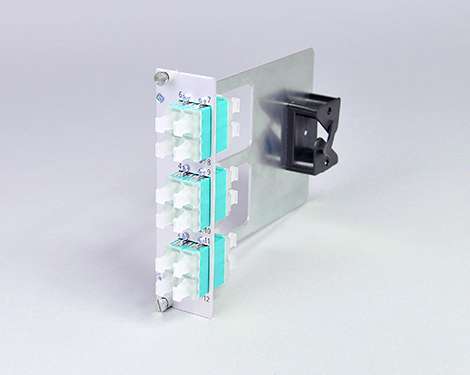 Einschubmodul 7TE, 24 x LCPC, OM3, mit Bügel (6xLCPC quad)