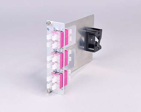 Einschubmodul 7TE, 24 x LCPC, OM4, mit Bügel (6xLCPC quad)